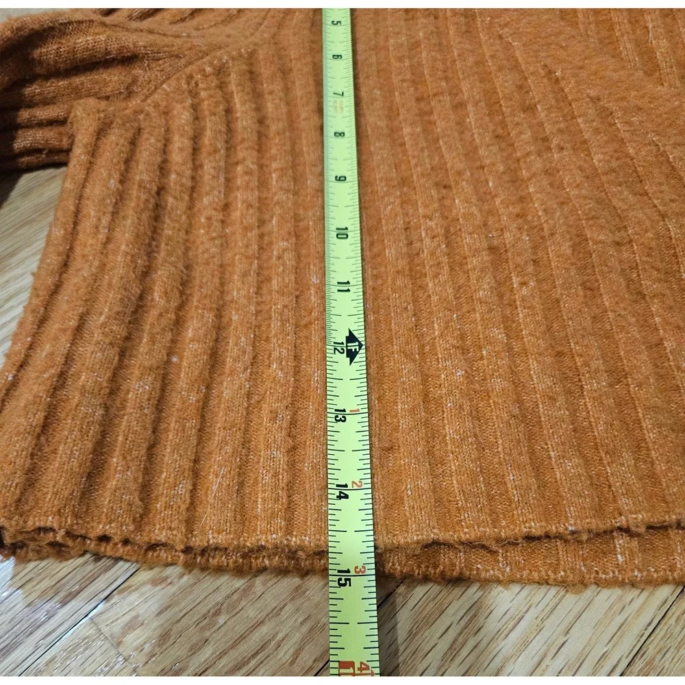 Urban Outfitters Burnt Orange Cropped Ribbed Button Cardigan Size Medium - Picture 7 of 8